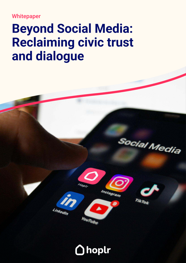 Cover von Beyond Social Media: ein Smartphone mit der Hoplr-App neben anderen sozialen Apps